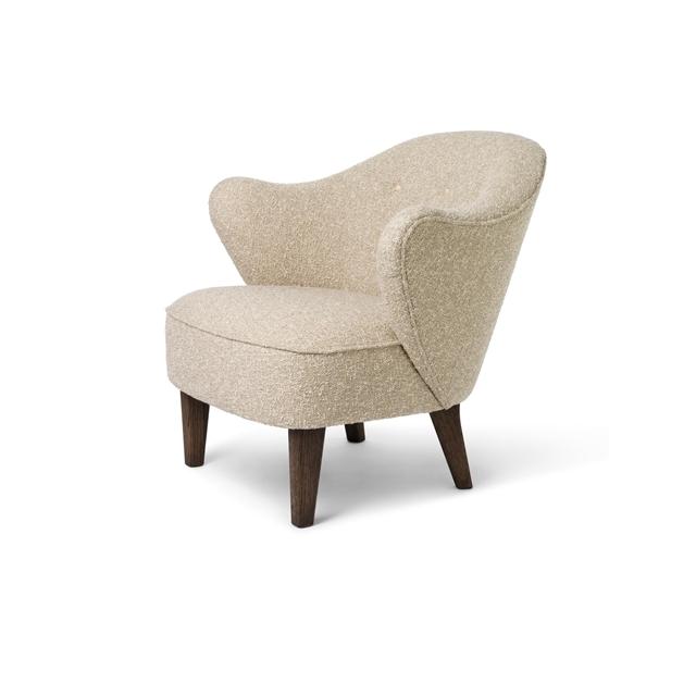 Audo Ingeborg Lænestol Mørkbejdset Eg Vegetabilske Knapper 0001 Beige