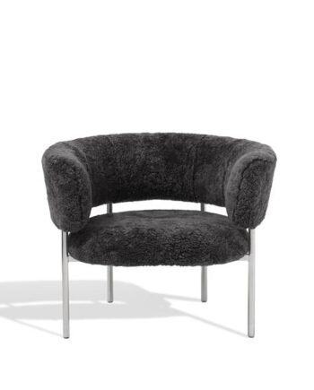 Møbel Copenhagen Font Lænestol Med Armlæn Sheepskin Grå Poleret Stål Stel