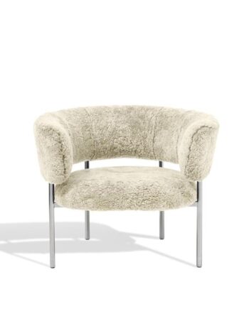 Møbel Copenhagen Font Lænestol Med Armlæn Sheepskin Oyster Poleret Stål Stel