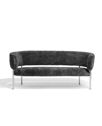 Møbel Copenhagen Font Sofa Sheepskin Grå Poleret Stål Stel