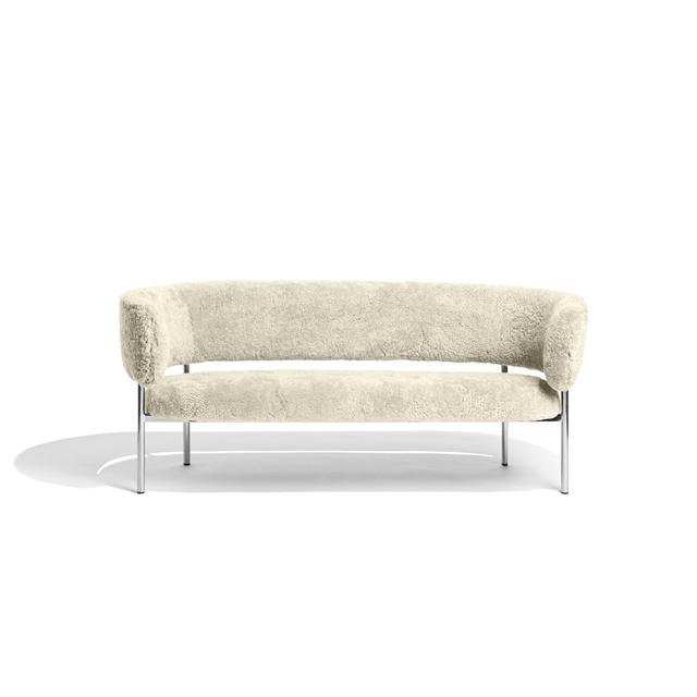 Møbel Copenhagen Font Sofa Sheepskin Oyster Poleret Stål Stel