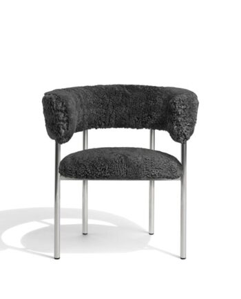 Møbel Copenhagen Font Spisebordsstol Med Armlæn Sheepskin Grå Poleret Stål Stel