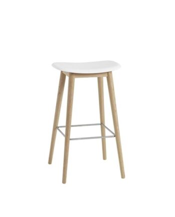 Muuto Fiber Barstol Med Træ Base Hvid Eg H76 Cm