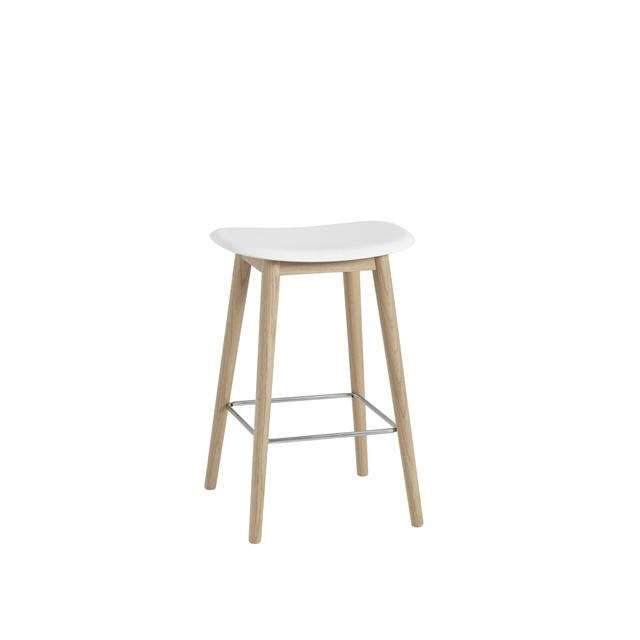 Muuto Fiber Barstol Med Træ Base Hvid Eg H66 Cm