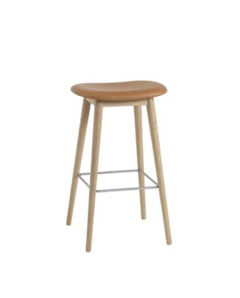 Muuto Fiber Barstol Med Træ Base Læder Polstret Cognac Eg H76 Cm