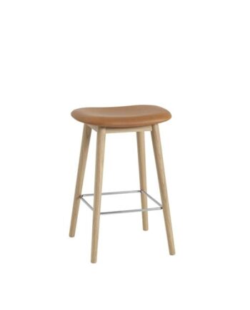 Muuto Fiber Barstol Med Træ Base Læder Polstret Cognac Eg H66 Cm