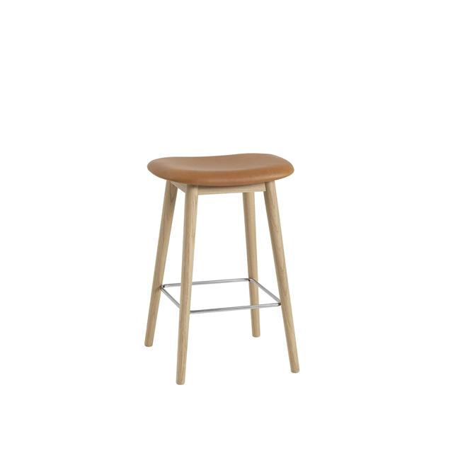 Muuto Fiber Barstol Med Træ Base Læder Polstret Cognac Eg H66 Cm