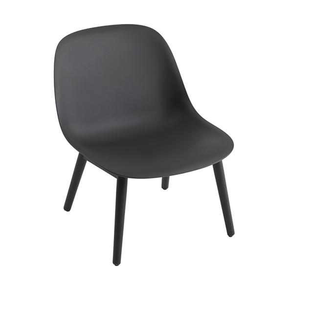 Muuto Fiber Lænestol Med Træ Base Sort
