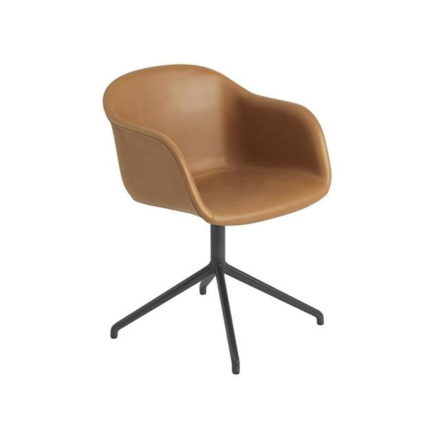 Muuto Fiber Spisebordsstol Med Armlæn Og Swivel Base Læder Polstret Cognac Sort