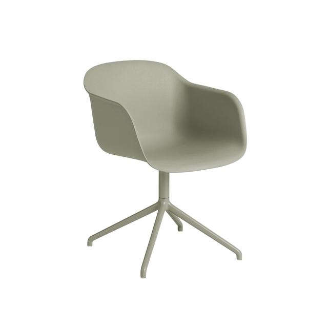 Muuto Fiber Spisebordsstol Med Armlæn Og Swivel Base Støvet Grøn