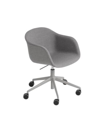 Muuto Fiber Spisebordsstol Med Armlæn Swivel Base Og Hjul Polstret Remix 133 Grå