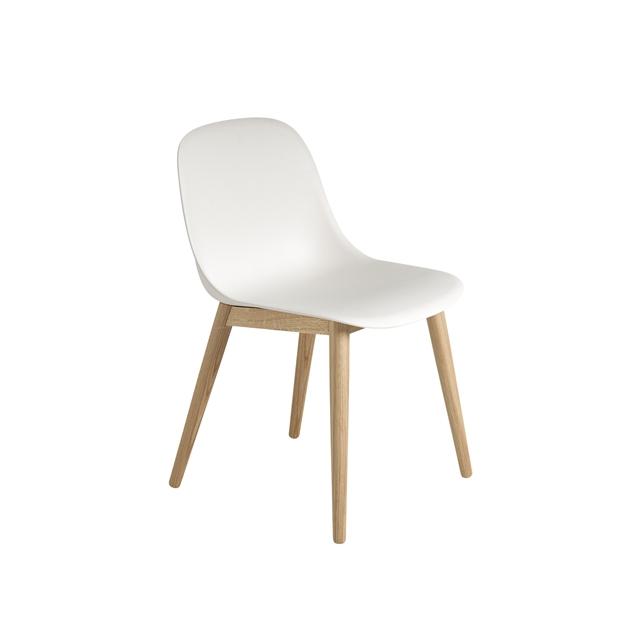 Muuto Fiber Spisebordsstol Med Træ Base Hvid Eg