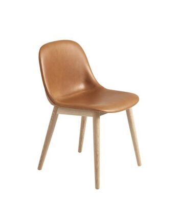 Muuto Fiber Spisebordsstol Med Træ Base Læder Polstret Cognac Eg