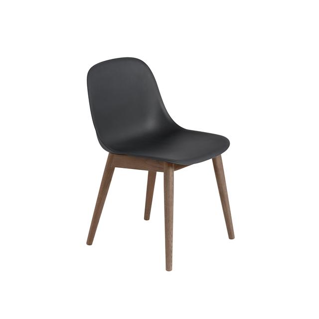 Muuto Fiber Spisebordsstol Med Træ Base Mørk Brun
