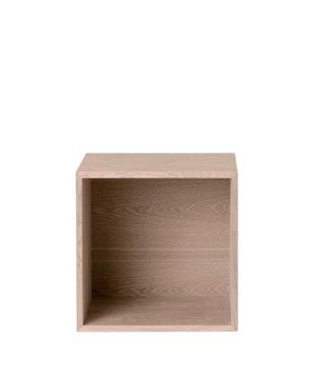 Muuto Stacked Hyldesystem Med Bagplade Medium Eg