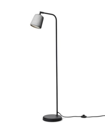 New Works Material Gulvlampe Lys Grå Cement
