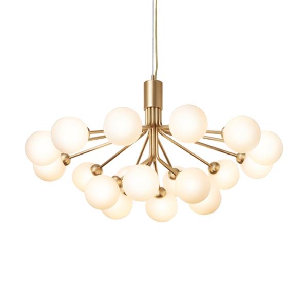 Nuura Apiales 18 Lysekrone Messing Og Opal Glas