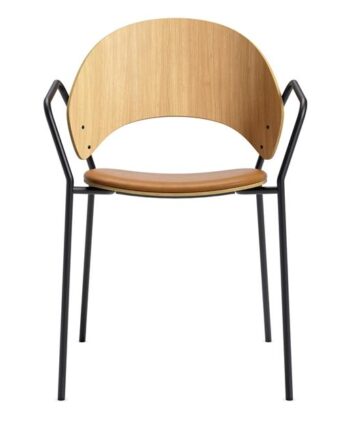 Please Wait To Be Seated Dosina Spisebordsstol Med Armlæn Og Polstret Eg Cognac