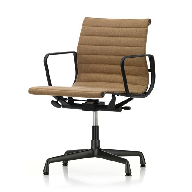 Vitra Aluminium Ea 132 Kontorstol Med Swivel Armlæn Papyrus