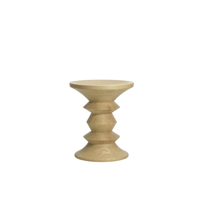 Vitra Eames Stool Model Skammel Natural Kastanje