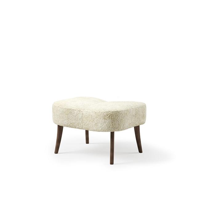 Warm Nordic Pragh Puf Sheepskin Off White Røget Oileret Eg