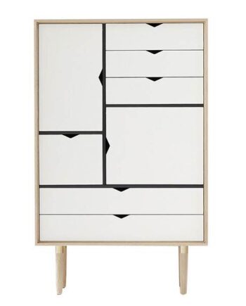 Andersen Furniture S5 Reol Eg Sæbe Hvide Fronter  : Erling Christensen Møbler