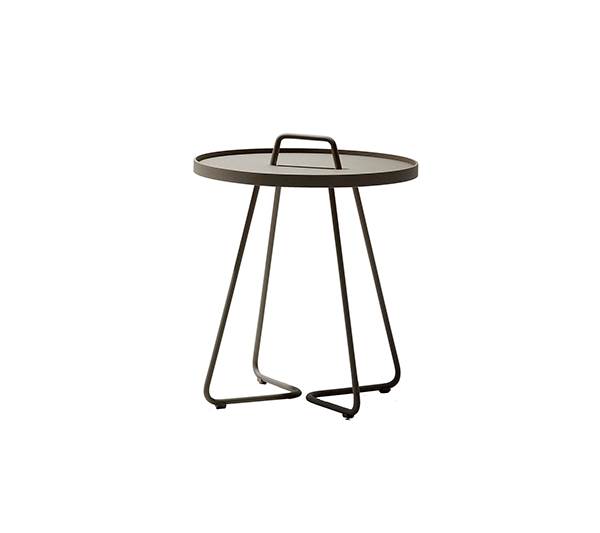 Cane-line On-the-move Sidebord Lille Taupe Taupe : Erling Christensen Møbler