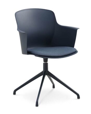 Erling Christensen Møbler Mia Dining Chair   Armlæn   Pude Denim Svirvel Denim : Erling Christensen Møbler  : Erling Christensen Møbler