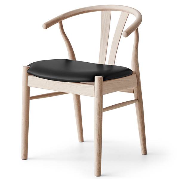 Findahl By Hammel Frida Spisebordsstol Eg   Lak   Sydney Black  Læder   : Erling Christensen Møbler