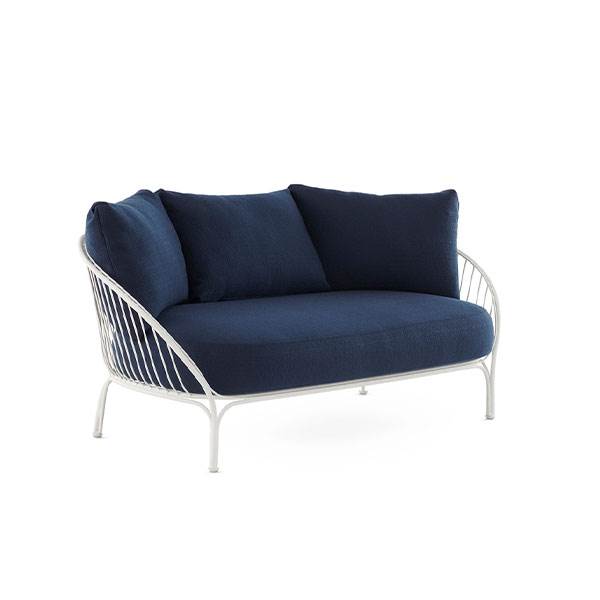 Kartell Hiray Sofa Med Hynder Hvidt Stel Med Blå Hynder  : Erling Christensen Møbler
