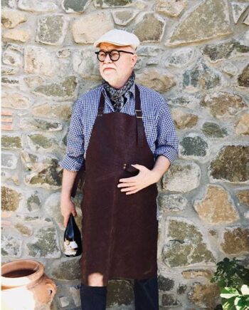 Made By Mama Forklæde 100  Kernelæder  Mørk Choko  : Erling Christensen Møbler