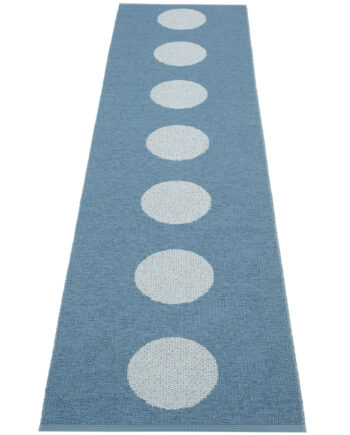Pappelina Vera Pop Tæppe 70x280 Cm  River Blue Fog