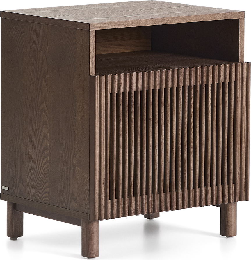 Sengebord Kave Home Beyla Mørkebrun Egefiner Mdf Stående Lameller åben Niche Blød Lukning Vægbeslag H62xb53xd42 Cm