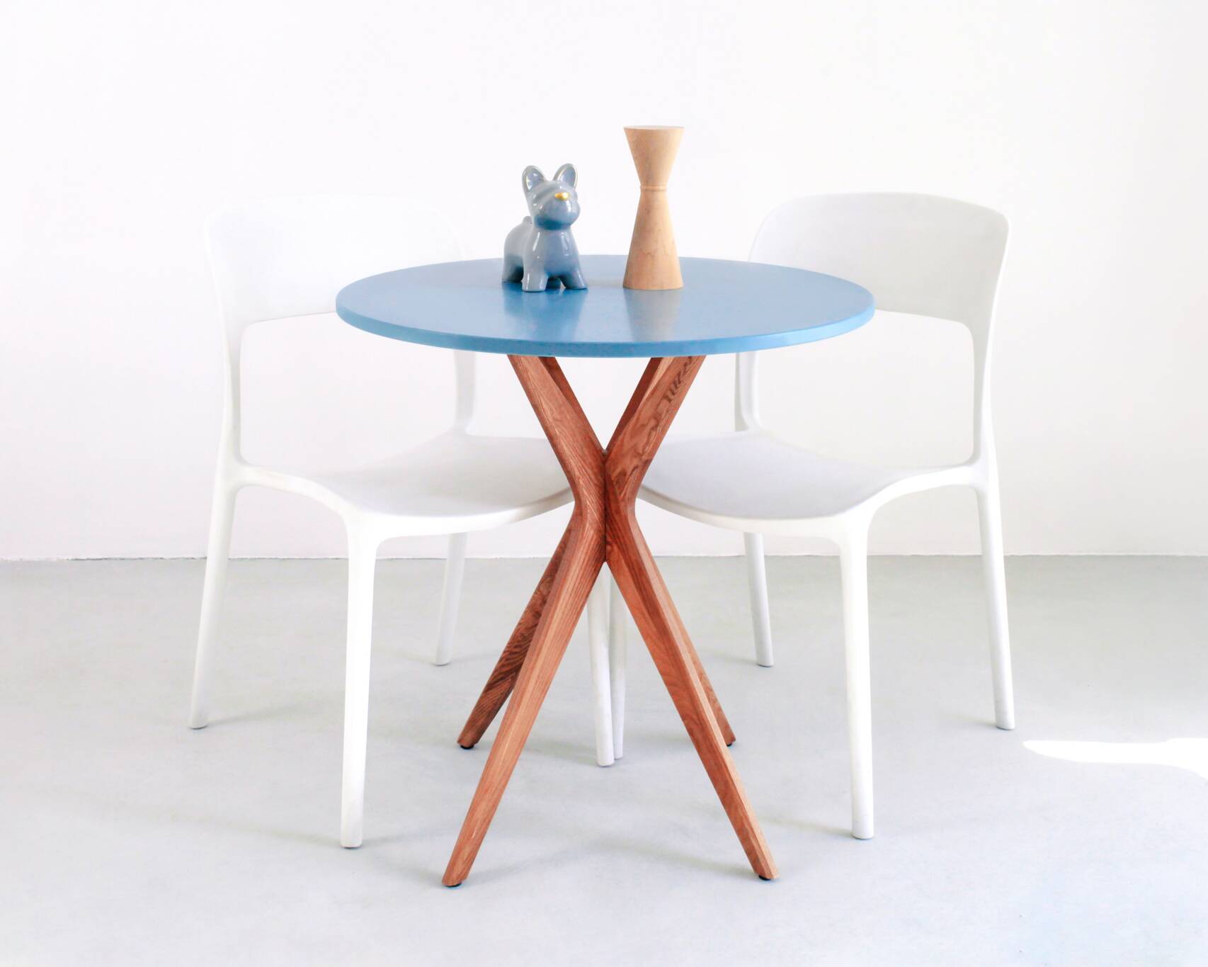 Jubi Lille Rundt Spisebord Diam  70cm Oak Gentle Blue