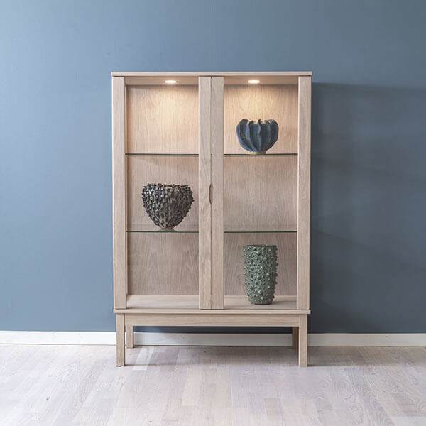 Klim Møbelfabrik Klim Furniture Vitrineskab V302 Eg Hvidolie : Erling Christensen Møbler : Erling Christensen Møbler