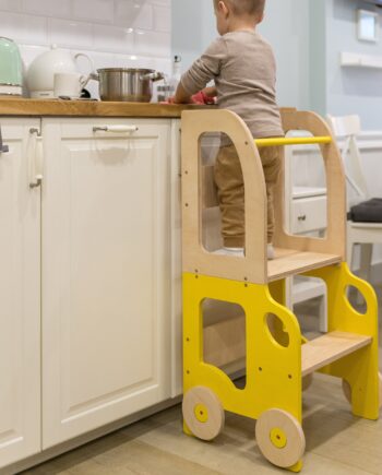 Køkkentrappe   Montessori-læringstårn: Bord  Stol Og Trappe   ét Til Barn  Gul Og Naturfarvet