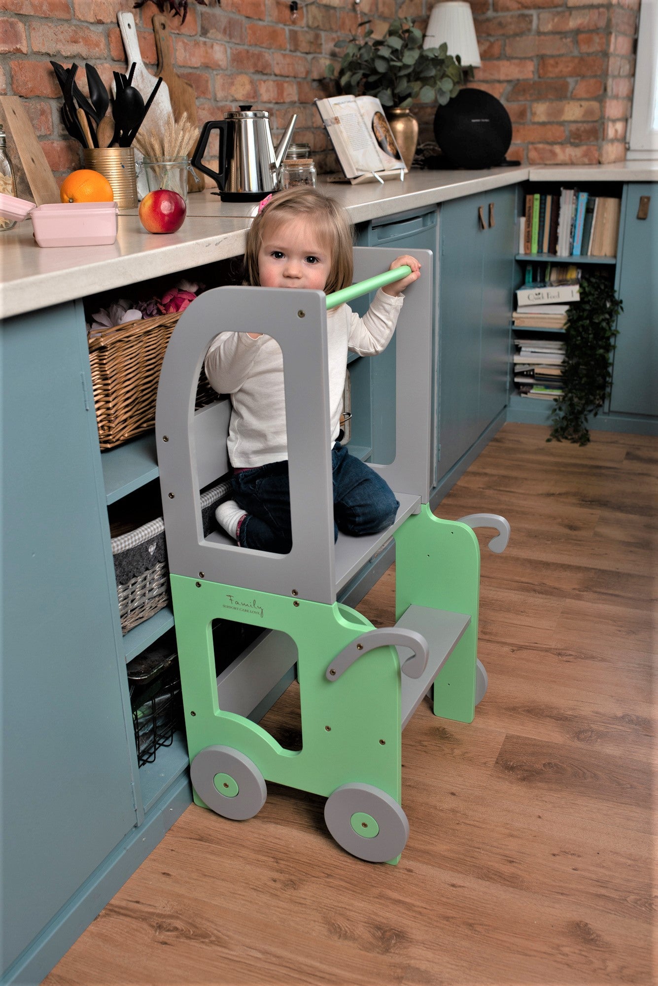 Montessori Køkkentrappe Til Barn  Grøn Og Grå