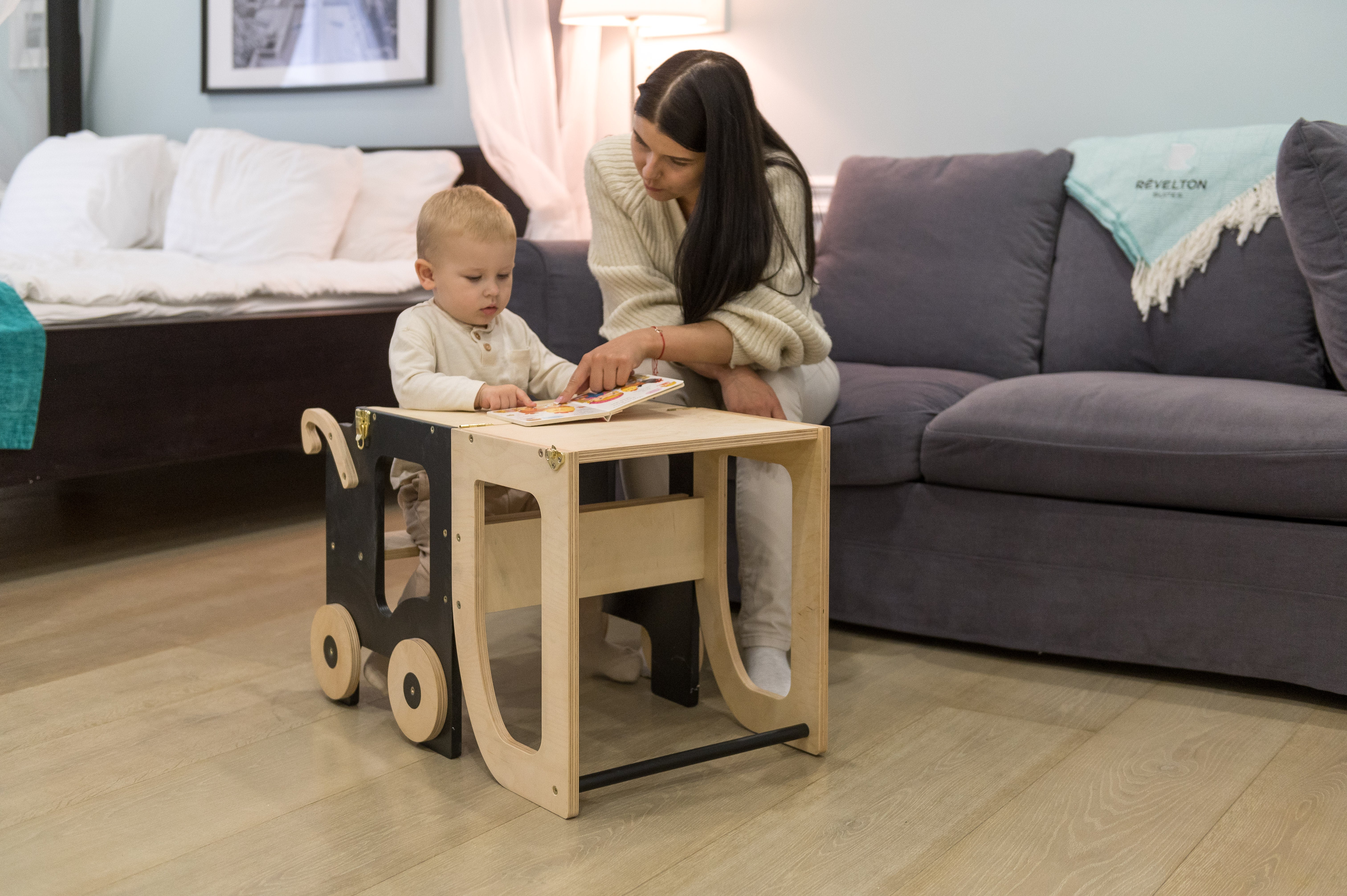 Montessori Køkkentrappe Til Barn  Pink Og Sort