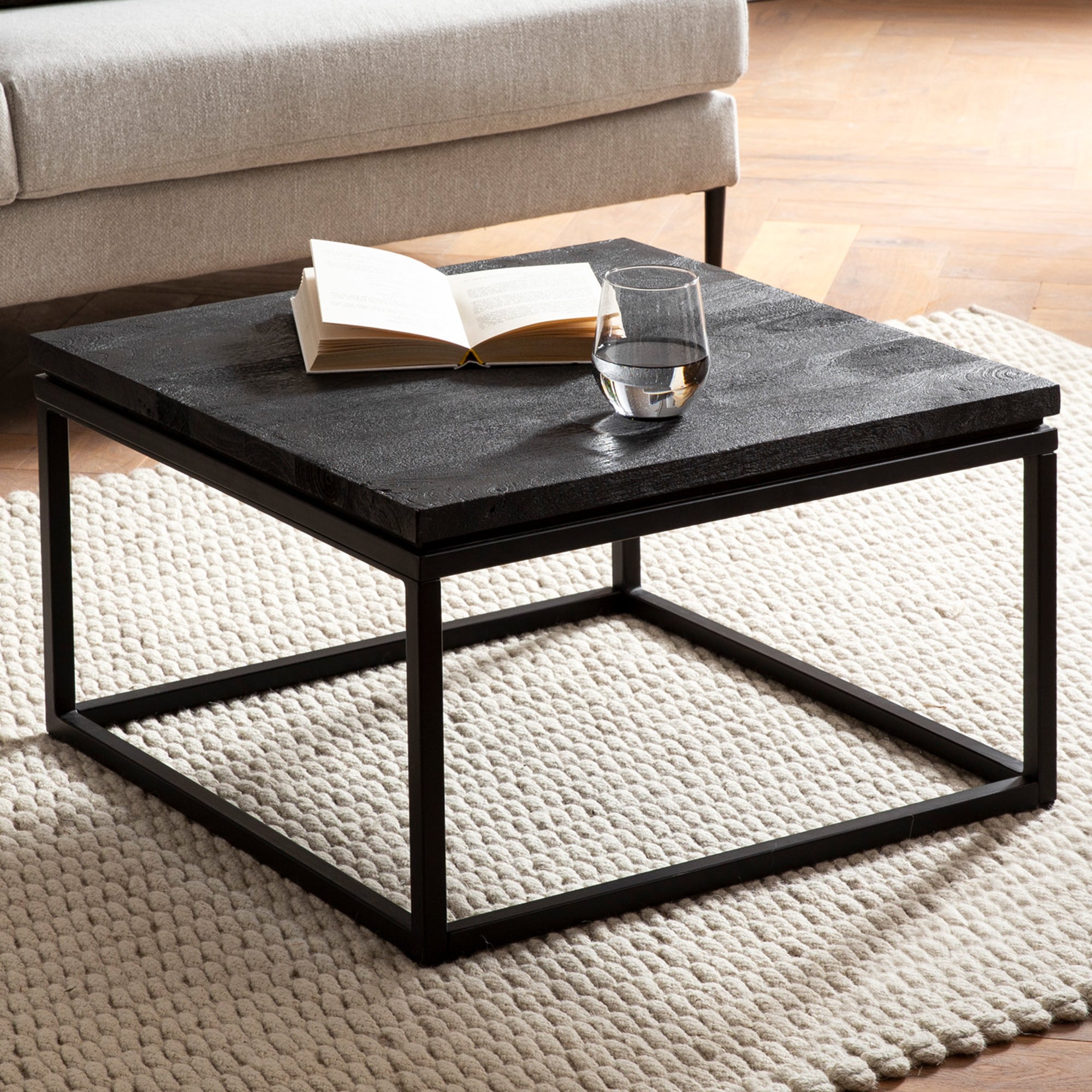 Sofabord   Massivt Mangotræ Med Sort Metalstativ Kvadratisk  60x60x35 Cm