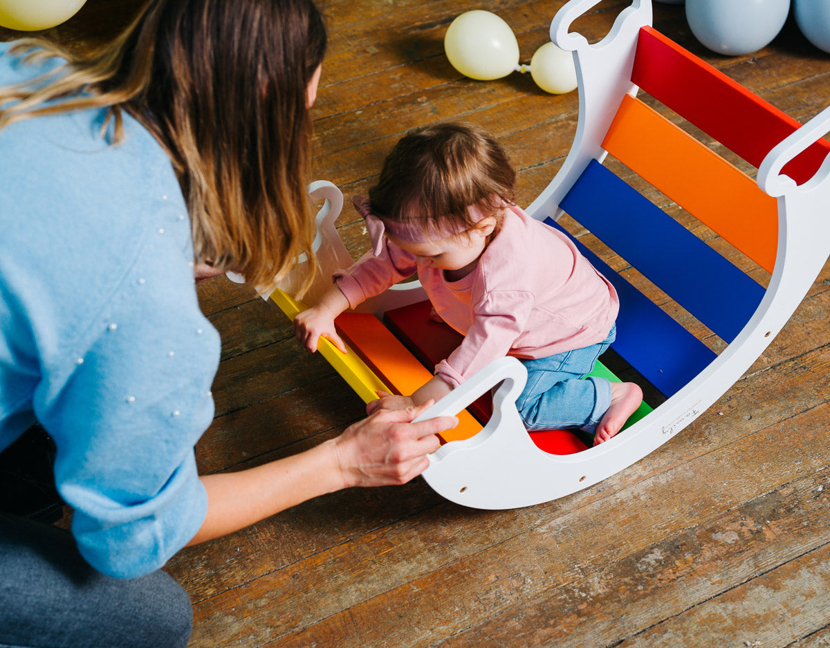 The Sway Rainbow  Hvid Med Regnbuedesign