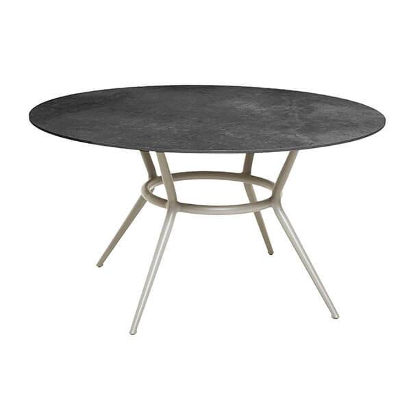 Cane-line Joy Spisebord Rundt ø144 Stel: Taupe Aluminium Bordplade: Fossil Sort Fossil Black  Keramisk  : Erling Christensen Møbler